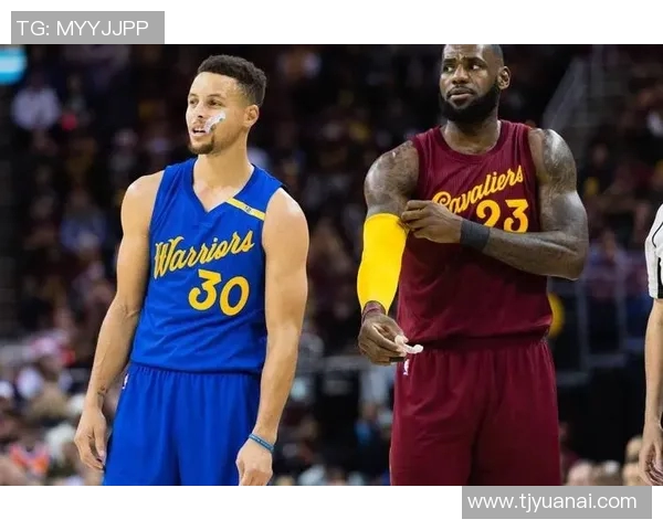 詹姆斯在季后赛中获得三双表现，刷新了个人记录